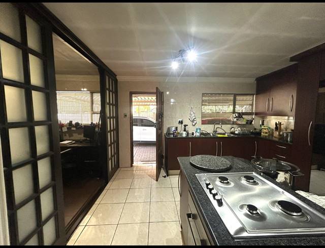 3 BEDROOM HOUSE FOR SALE IN MAYBERRY PARK